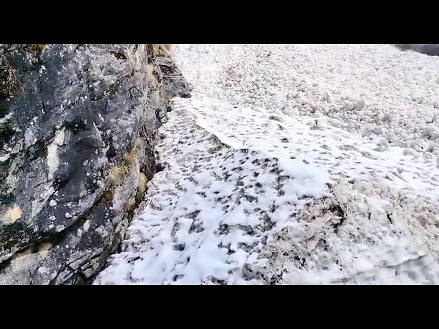 केदारनाथ धाम में बार-बार टूट रहे ग्लेशियर, डीएम ने की फिलहाल यात्रा पर न जाने की अपील